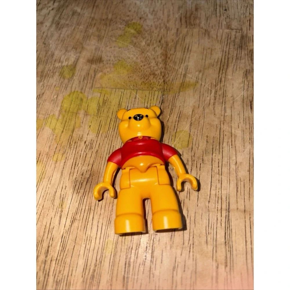 LEGO Ideas 21326 Winnie the Pooh Minifigure Disney Character Yellow Red